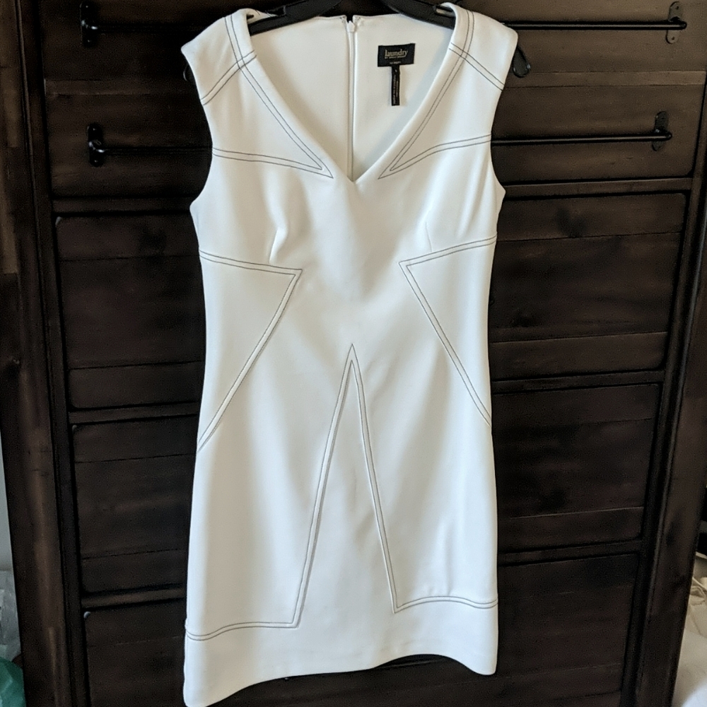 White Laundry by Shelli Segal mini dress